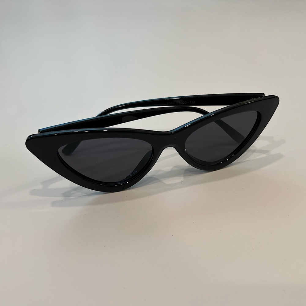 Cat eye sunglasses